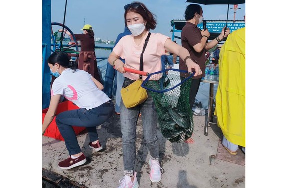 Phóng sinh để tái tạo nguồn lợi thủy sản