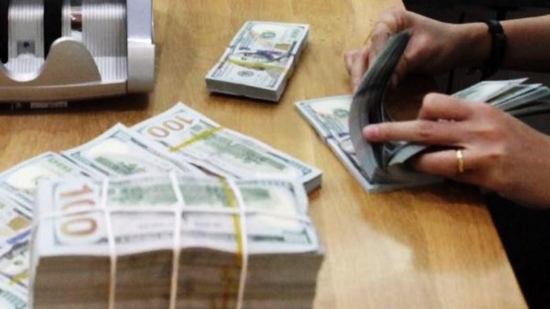 Ngân hàng Nhà nước tăng mạnh giá bán USD lên 23.700 đồng
