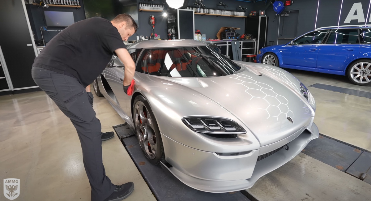 Lớp sơn của Koenigsegg CC850 dày gấp 5 lần so với Rolls Royce