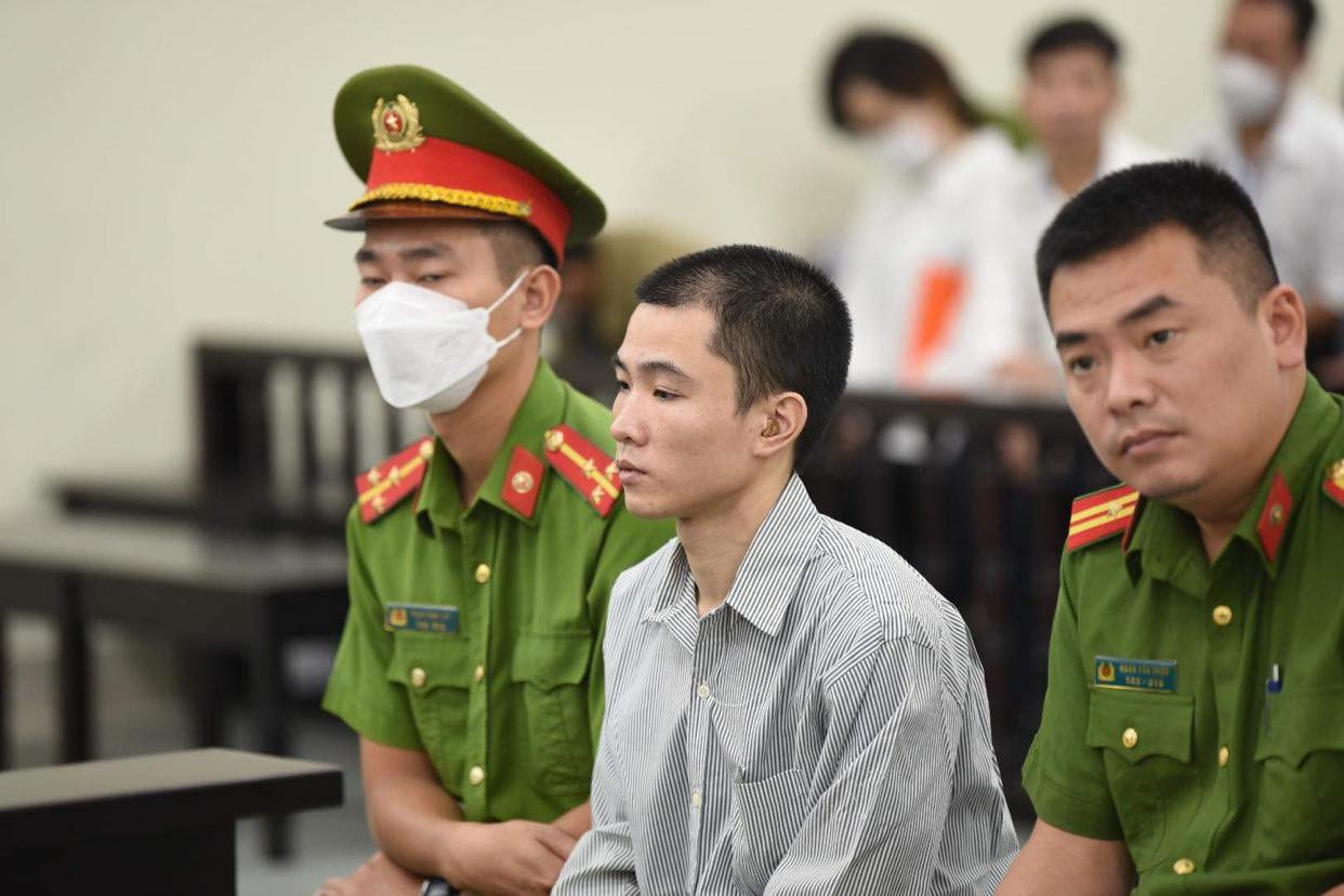 Day dứt vụ bé gái 3 tuổi bị bắn đinh vào đầu: 'Ông ơi đừng để cháu đi'