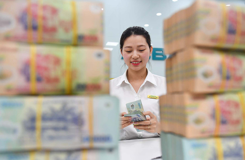 Lãi suất ngân hàng hôm nay 30/6: Cuối tháng 6 các ngân hàng đồng loạt giảm lãi