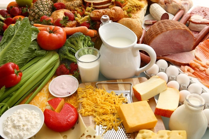 List những loại thực phẩm bạn nên và không nên ăn khi bị mụn để không để lại sẹo trên da
