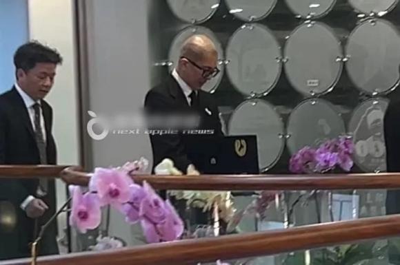 Lễ an táng đau buồn và lặng lẽ của Từ Hy Viên dưới cơn mưa tầm tã